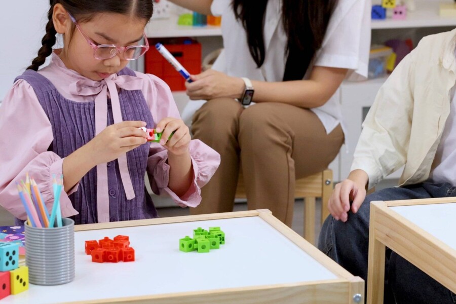 Szkoła Montessori na czym polega jej unikalny sposób nauczania